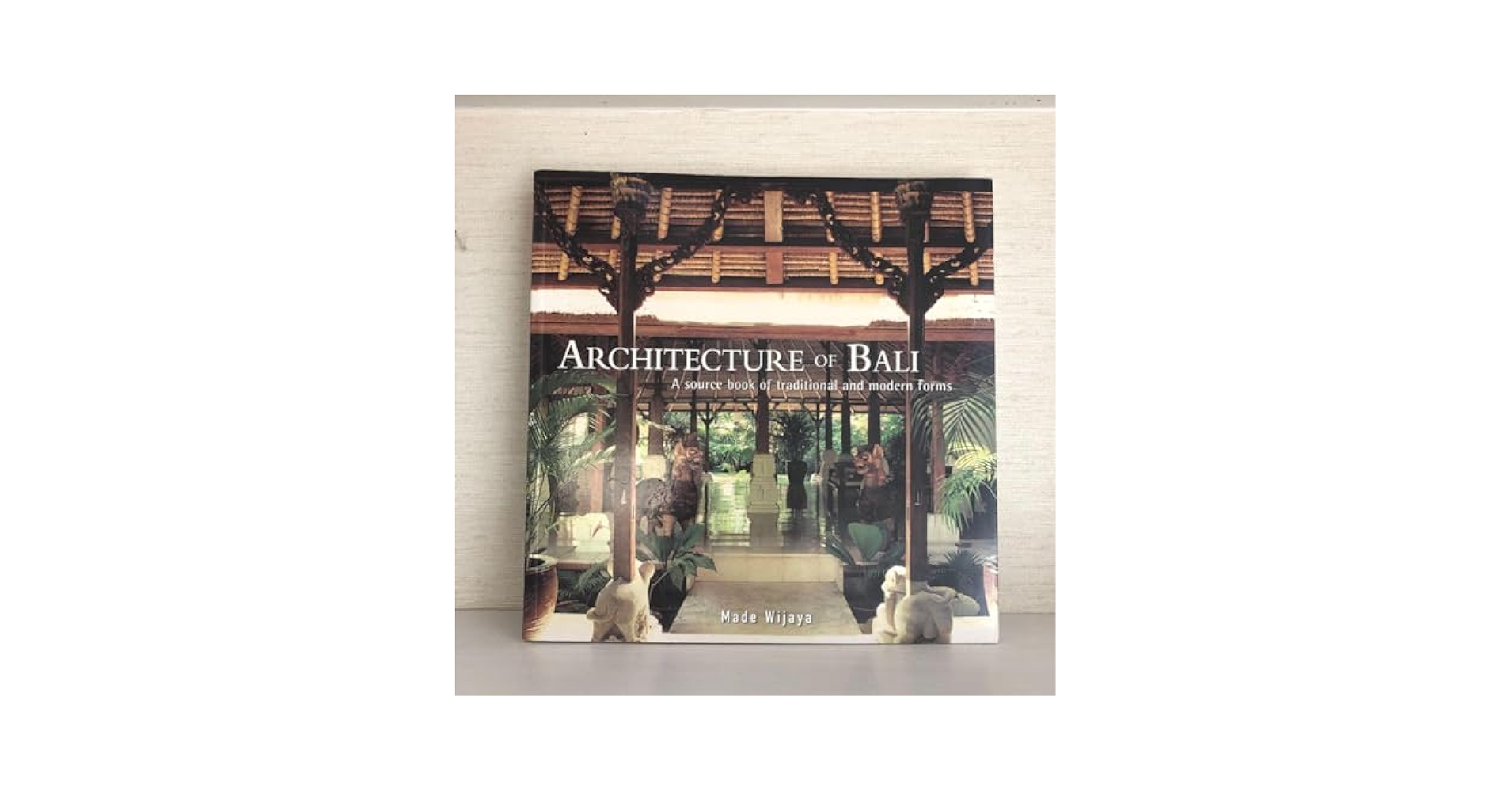 ゲリラ‼️‼️☆新品 バリ島にて購入洋書 BALI建築家 インテリア☆本 写真集 Amazon.co.jp: ゲリラ バリ島にて BALI建築家 インテリア本 写真