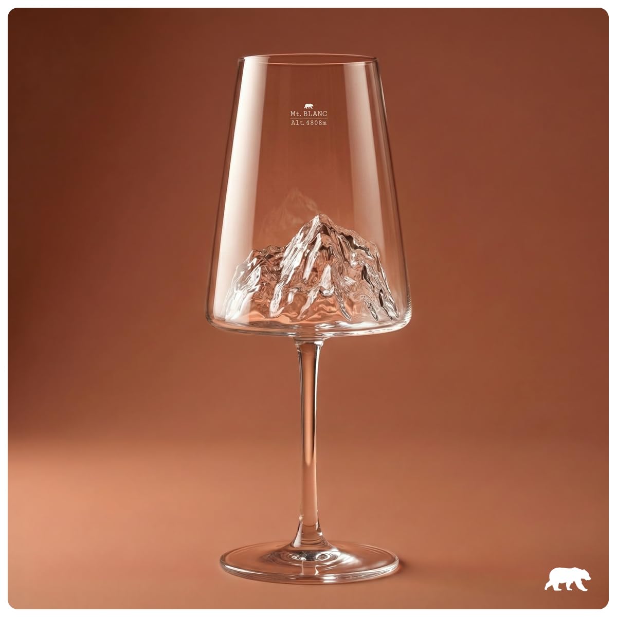 Alaskan MAKER Mont Blanc bicchiere da vino 400 ml – pregiato bicchiere in vetro borosilicato soffiato a mano con rilievo 3D della montagna sul fondo | Valigia rigida Premium con scatola magnetica |