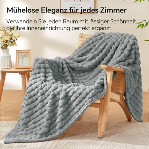 BEDELITE Kuscheldecke Flauschig Decke Klein - weiche Flanell Decken Grau 125x150 für Sofa, Deko Kariert Fleecedecke als Sofaüberwurf für Wohnzimmer, Throw Blanket Wide Use