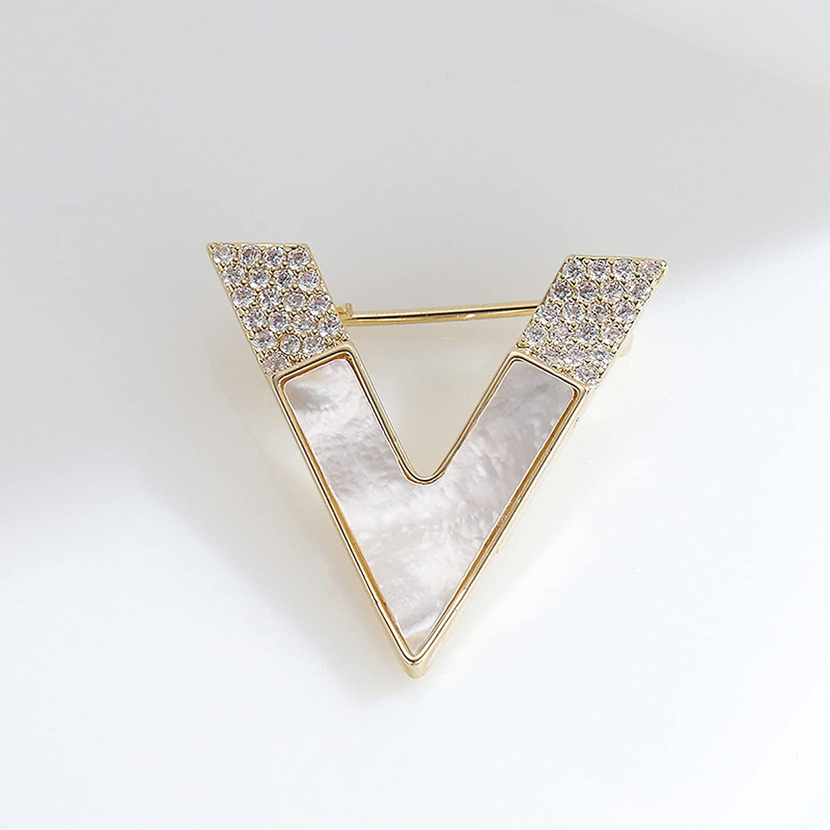 Broches con la Letra V para Mujer, joyería de Moda, Broche pequeño de Solapa con Forma de Concha.