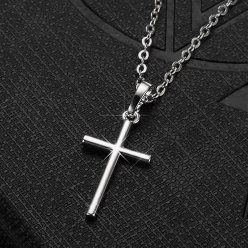 Cadena larga con cruz plateada para corregir escotes sencillos con estilo 2