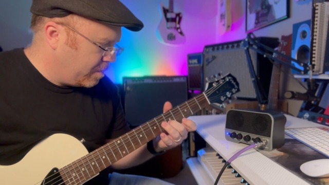 Amazon.com: LEKATO Mini Guitar Amp Rechargeable Electric Guitar