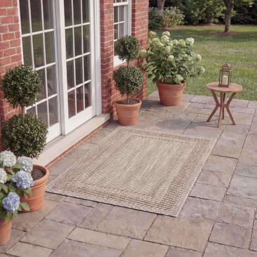 SAFAVIEH Courtyard Collection Accent Rug
