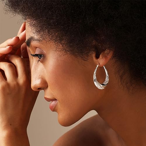 LeCalla 925 Sterling Silver Shrimp Classic Diamond-Cut Light-Weight Hoop Earrings for Women2