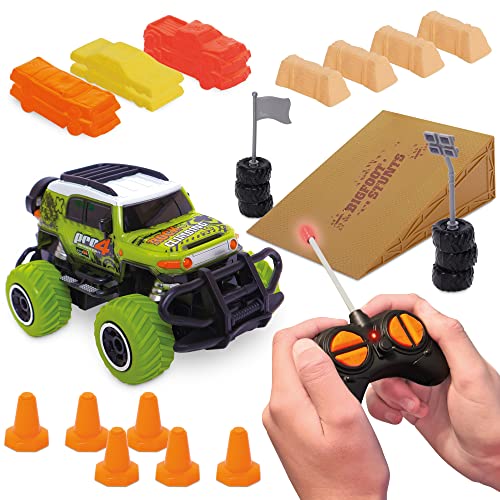 Wheelz Remote Control Monster Truck Stadium Set - Includes RC Monster Truck, Stunt Ramp, Accessories and Batteries - Boys Monster Truck Remote Control Car Toys - Suitable For Kids Age 3 Years Plus