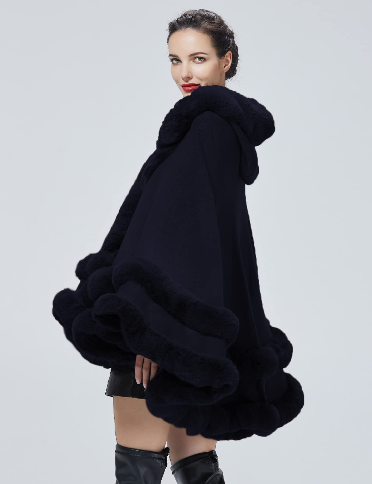 BEAUTELICATE Poncho Mantella Lavorato a Maglia con Cappuccio in Pelliccia Sintetica Scialle Stola Cappotto Cardigan Donna per Matrimonio Invernale Festa