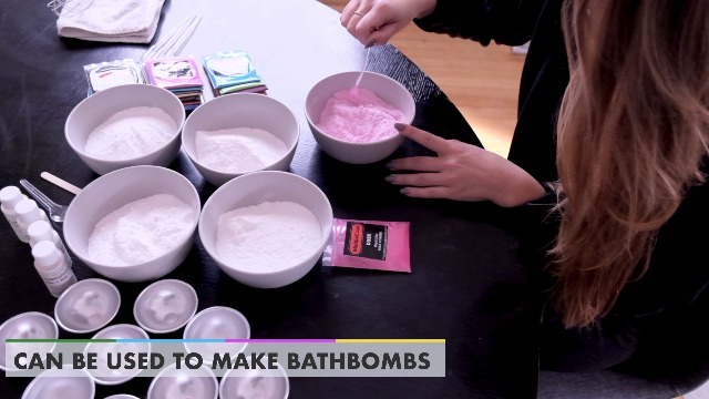 MIDDLECOAST Mica Powder for Epoxy Resin (8.8oz/250g) 25 Colors with Spoon, (0.35oz/10g Each) Pigment Powder for Soap Making, Bath Bombs, Makeup, Slime Powder, Candle Dye and Lip Gloss Pigment