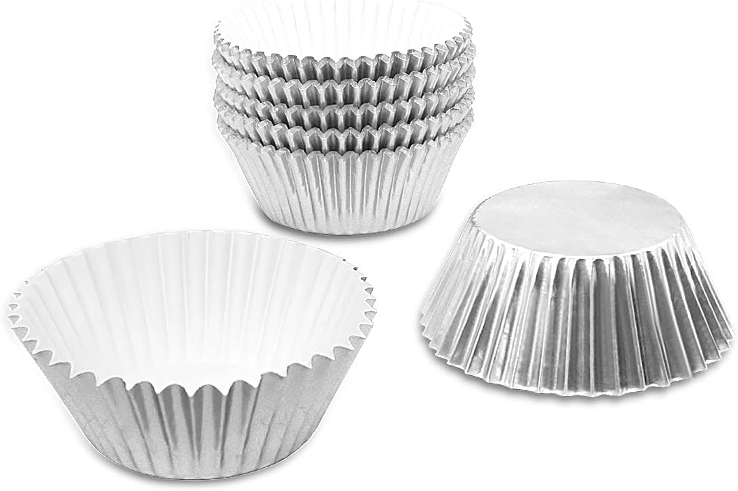 JQinHome Silver Foil Cupcake Liners Standard Baking Cups Muffin Wrappers -Premium Greaseproof & Sturdy Cupcake Papers for Wedding Birthday Party, 200-Count (Silver)