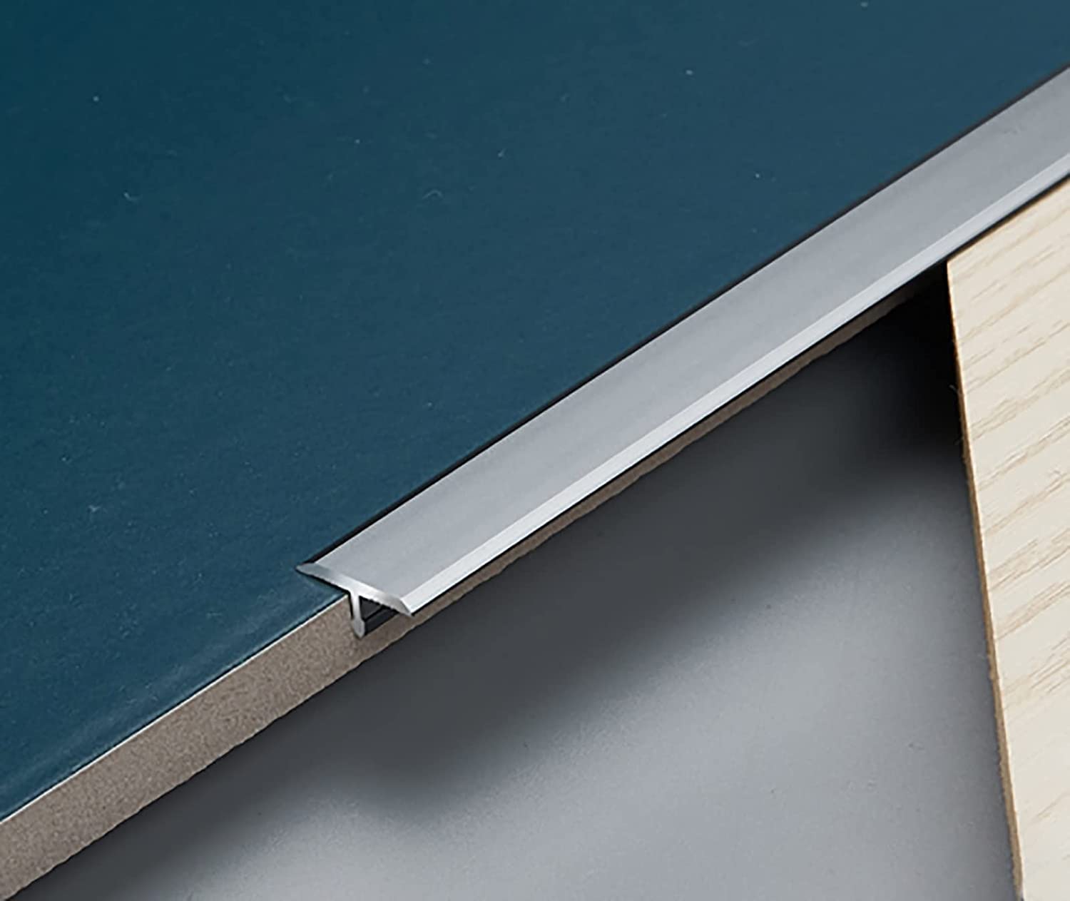 Profilé de seuil de Sol, Barre de Transition en T, profilé de Finition pour Transition Bois/carrelage/Moquette/stratifié, Largeur 15 mm, Plusieurs Coloris Dispo，Gray