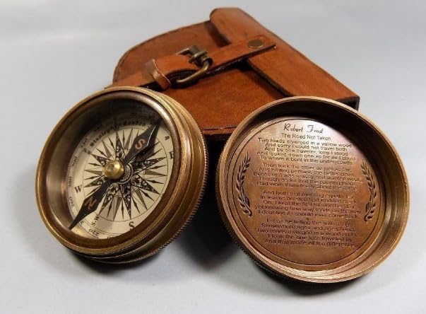 Brújula de bolsillo vintage de latón con estuche de cuero miniatura 3