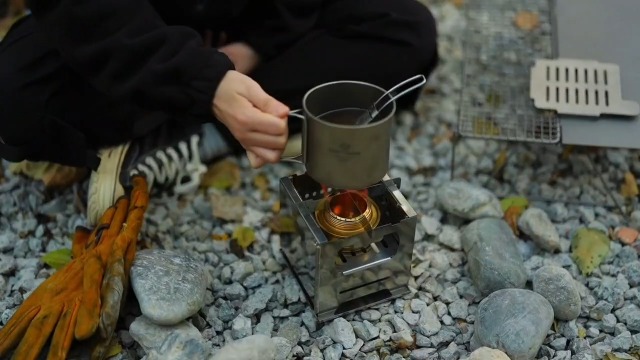 Amazon | COOK'N'ESCAPE 二次燃焼ウッドストーブ チタン焼き板＆ゴトク