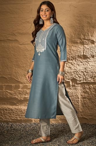 Image of Women's Silk Blend Solid Regular Kurta Set