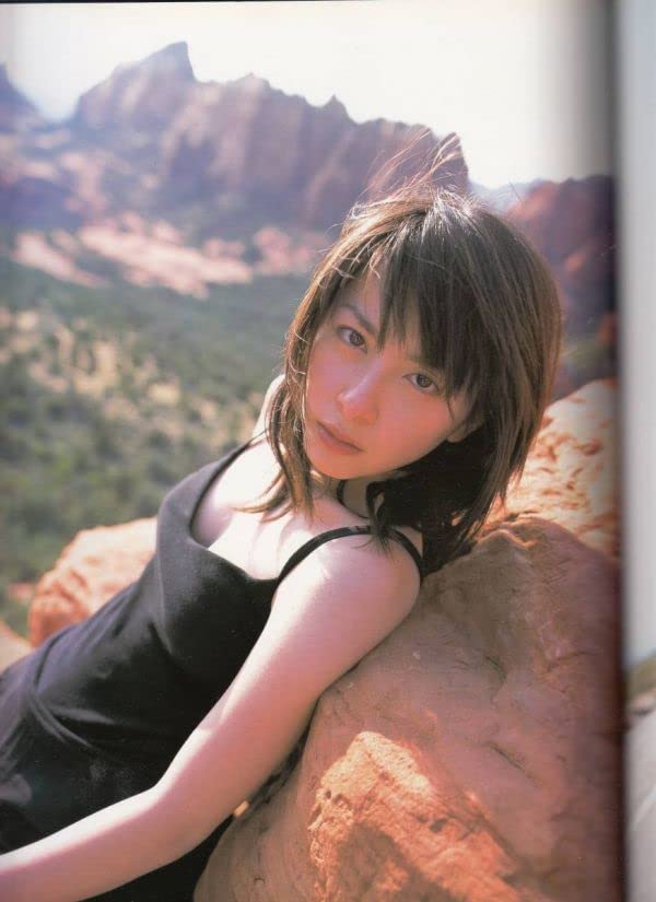 Amazon.co.jp: 奥菜 恵 20歳のメモリアル写真集 ESCAPE : おもちゃ
