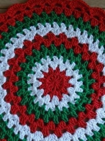 Image of Kavya Craft Present Woollen Handmade Crochet Table Mat /Thal posh (Red Green, 15inch)