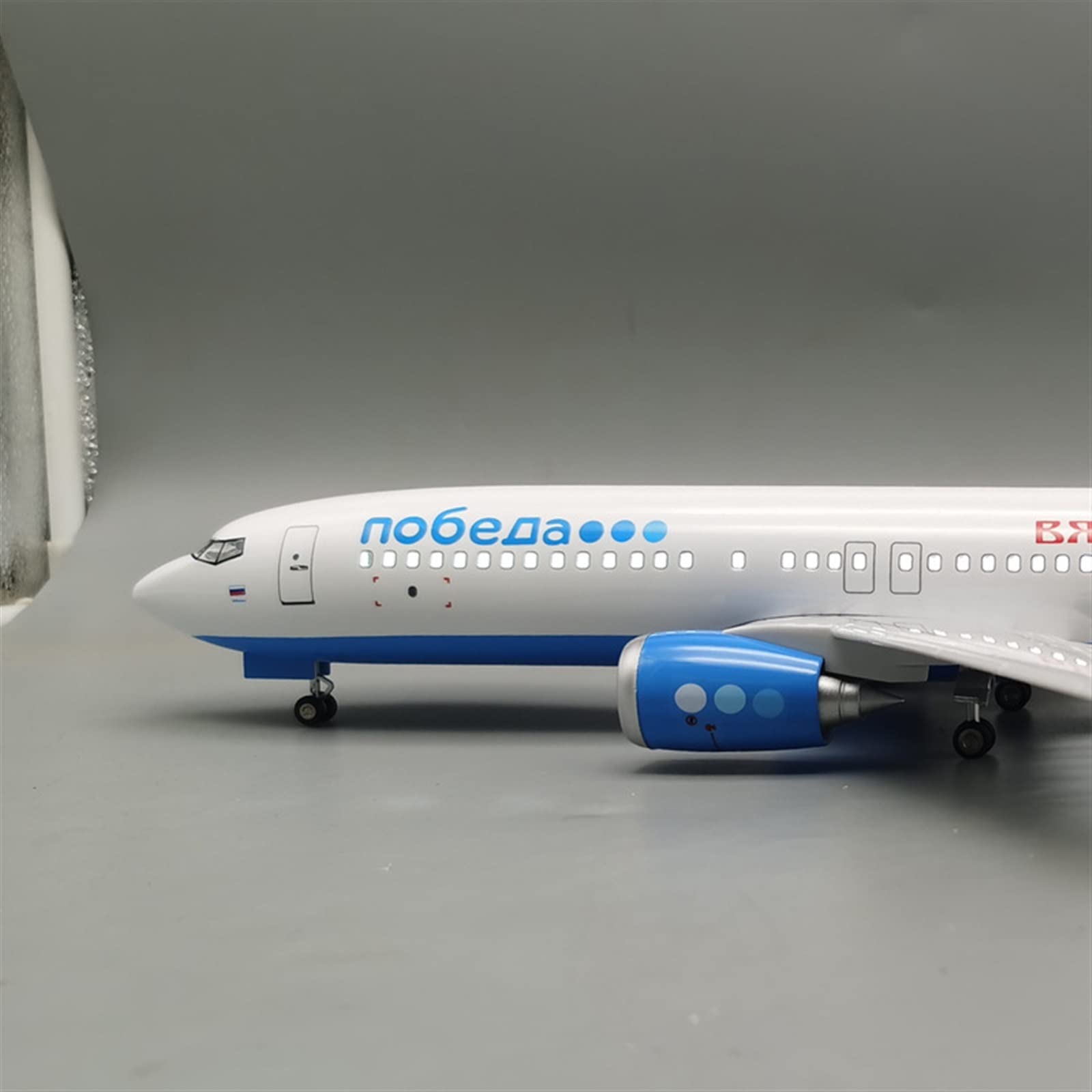 XJBTBA 47cm Model w skali 1 85 Rosja Victory Airlines dla Boeinga 737 Samolot linii lotniczych Odlew z żywicy Samolot Miniaturowy zestaw hobbystyczny (bez światła)