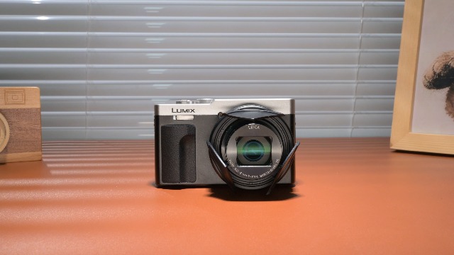 Amazon | 【Panasonic LUMIX TZ99 / ZS99 専用レンズキャップ】JJC