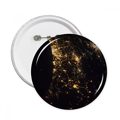 Bouton décoration vêtements espace mystique pour personnaliser un look étudiant