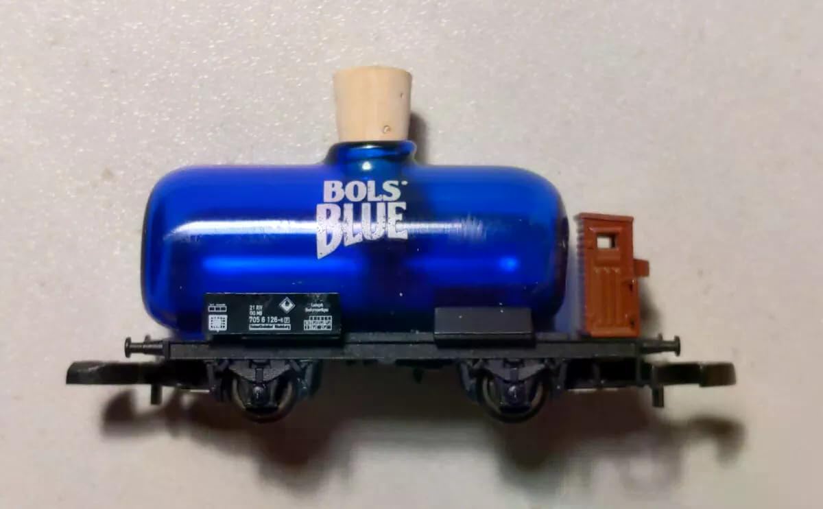 Amazon.co.jp: Marklin 82452 Z Scale BOLS Blue Glass Tank Car EX
