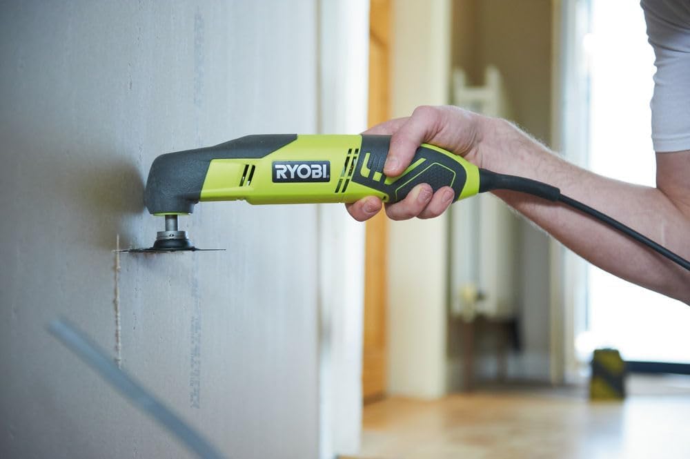 Ryobi RMT200S, Utensile Multifunzione 200W con Cavo Elettrico, Variatore di Velocità, 10,000-20,000 oscill./min, Impugnatura GripZone, Adattatore Universale, Accessori Inclusi