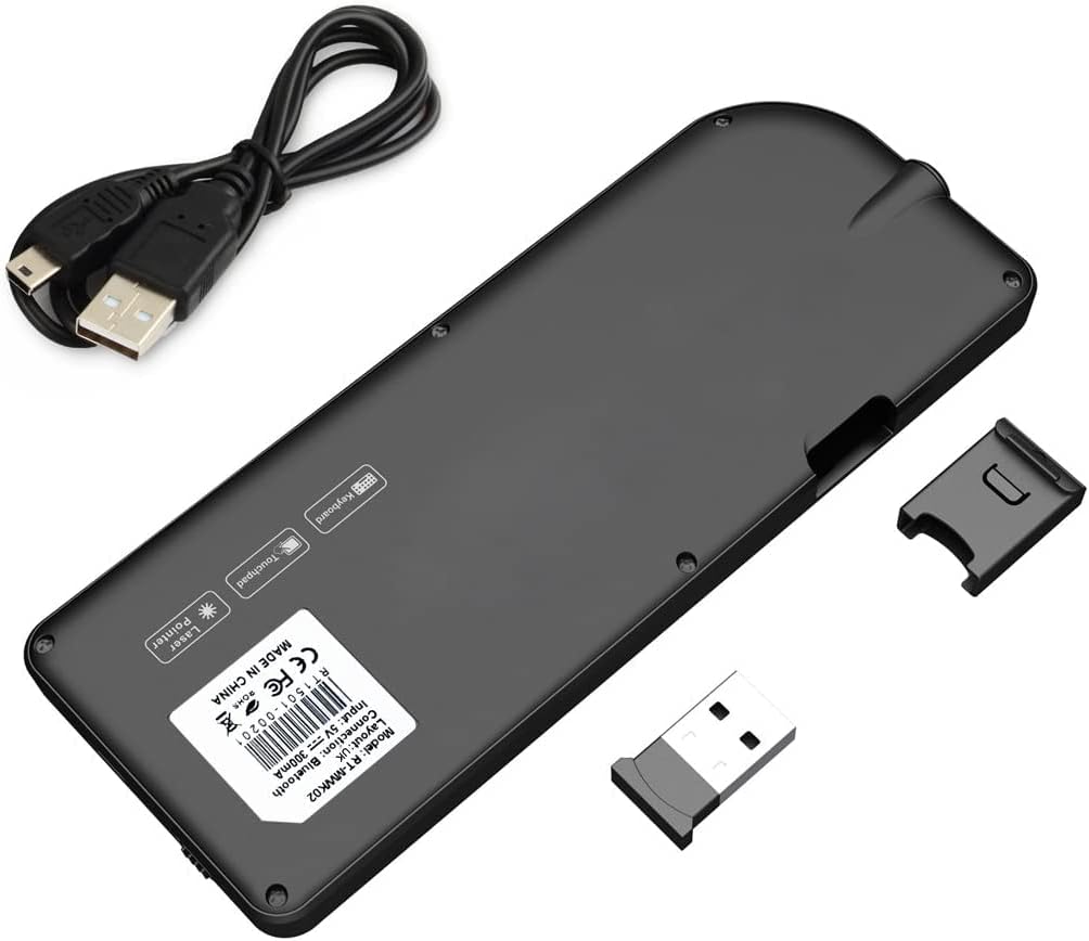 Retro della tastiera Rii che mostra lo slot del ricevitore USB e il cavo di ricarica