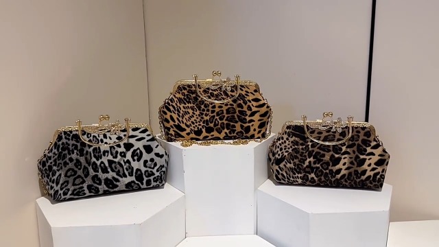 Amazon.com: Leopard Evening Clutch Purse with Chain Cheetah Print
