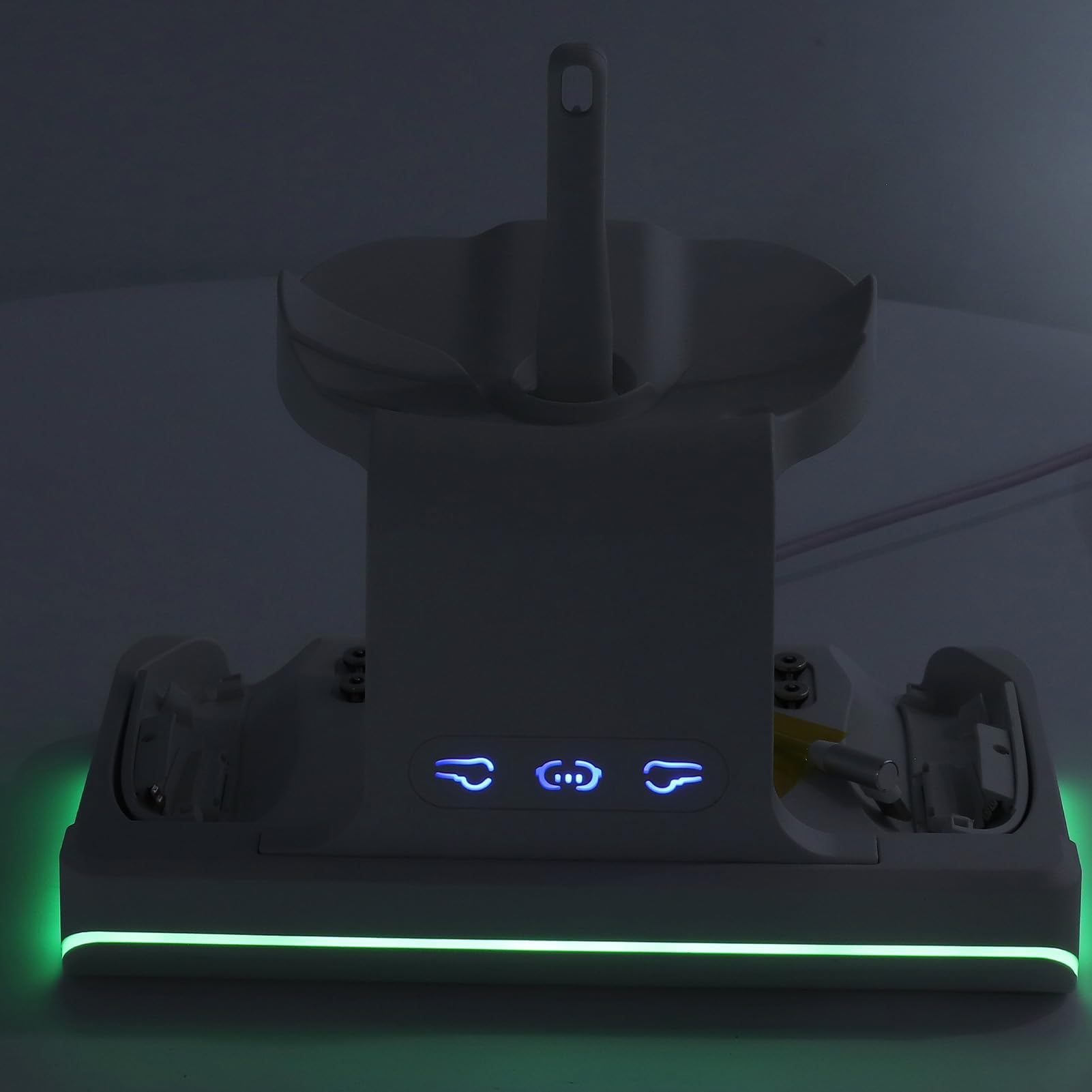 Base di Ricarica per Controller Visore VR, 2 Batterie Ricaricabili Luce RGB Supporto di Ricarica per Controller VR Portatile Salvaspazio per Dispositivo VR (WHITE)