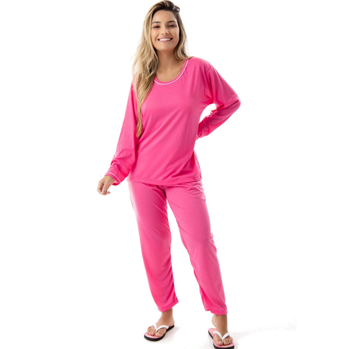 Pijama Confortavel Longo em Malha Suave Lisa | Feminino 177 em promoção! Veja a oferta e mais achadinhos de Moda íntima 7 Hoje é o melhor dia para comprar Pijama Confortavel Longo em Malha Suave Lisa | Feminino 177 com aquele preço maroto! Promoção! Aproveite a oferta! 7