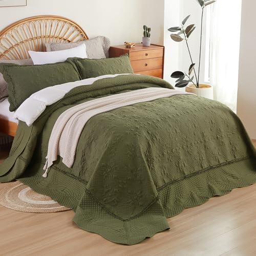 Image of EVENHUG Oversized Quilts Set King Size 3 Piece Bedding Set Reversible Bedspread with 2 Pillow Shams Coverlet Lightweight Soft Bed Cover for All Season(120 inchX120 inch,Olive Green)
