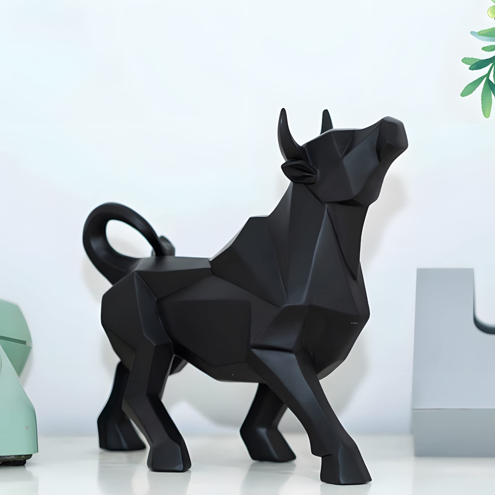 Statua di toro in resina Scultura di animali Arredamento moderno e figura Decorazione astratta di toro per figurine da collezione Ornamenti da tavolo per ufficio a casa （nero）