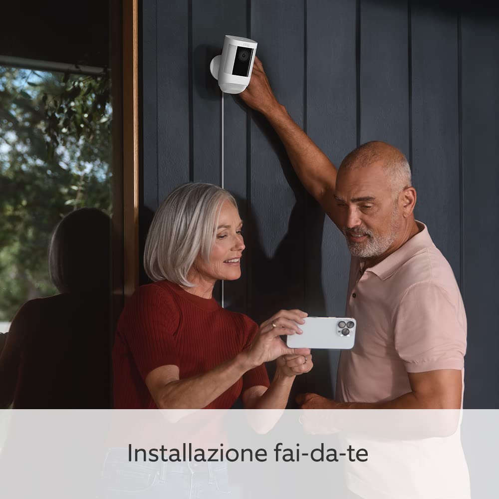 Ring Videocamera Pro con faretti (plug-in) (Spotlight Cam Pro Plug-In) | Videocamera esterna, Video 2K con Ring Vision, rilevazione di movimento 3D | Prova gratuita di 30 giorni del piano Ring Home