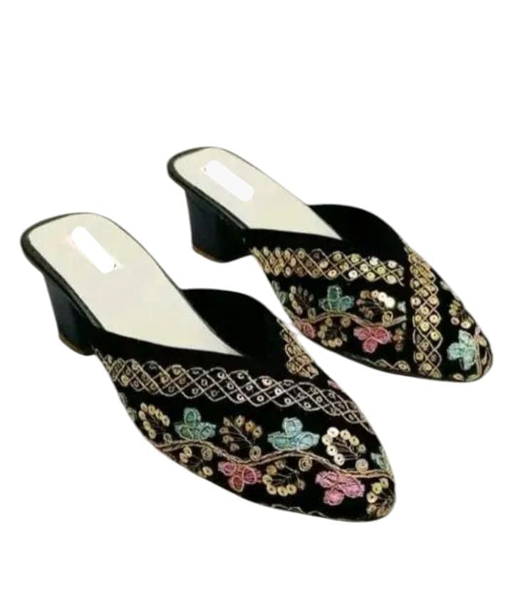 Traditional Embroidered Women's Jutti Mules, Black with Floral Pattern, Slip-on Style, Ethnic Casual Footwear
