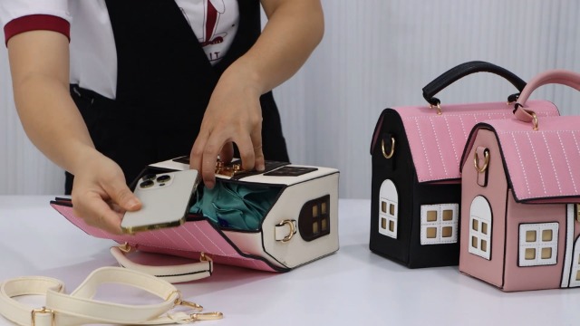 Bolso Tote con forma de casa para mujer miniatura 7