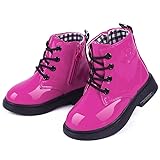 Impermeable:El material de charol se usa en la parte superior,lo que mejora en gran medida la capacidad de impermeabilidad de este par de niñas botas cremallera y es muy fácil de limpiar
