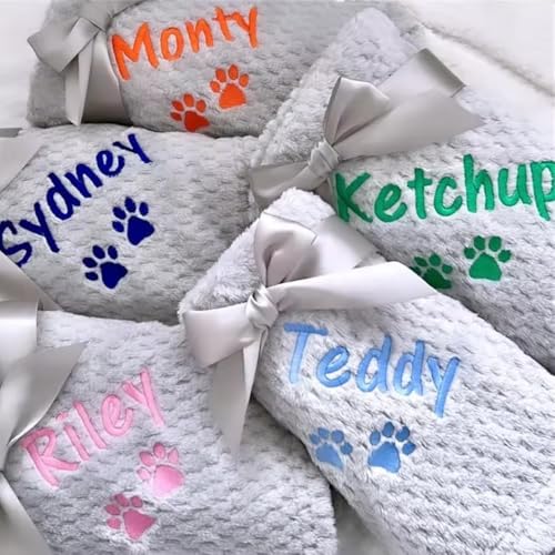 MEIEG Maßgeschneiderte Flanelldecke Für Hunde/Katzen, Personalisierte Haustierdecken Mit Namen, Besticktem Text/Symbol Bettdecken, Geschenke Für Tierliebhaber(45 * 65cm)