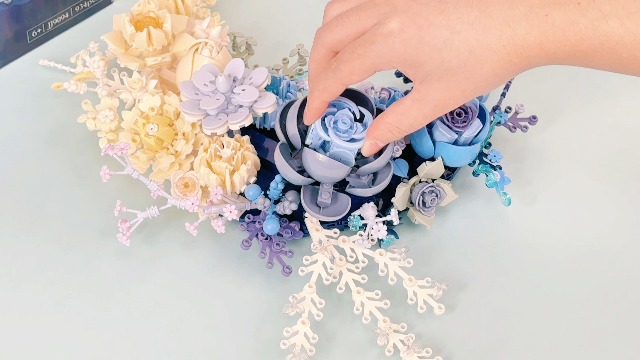 Amazon.com: SUNHABI Flower Building Set Botanical Collection Set