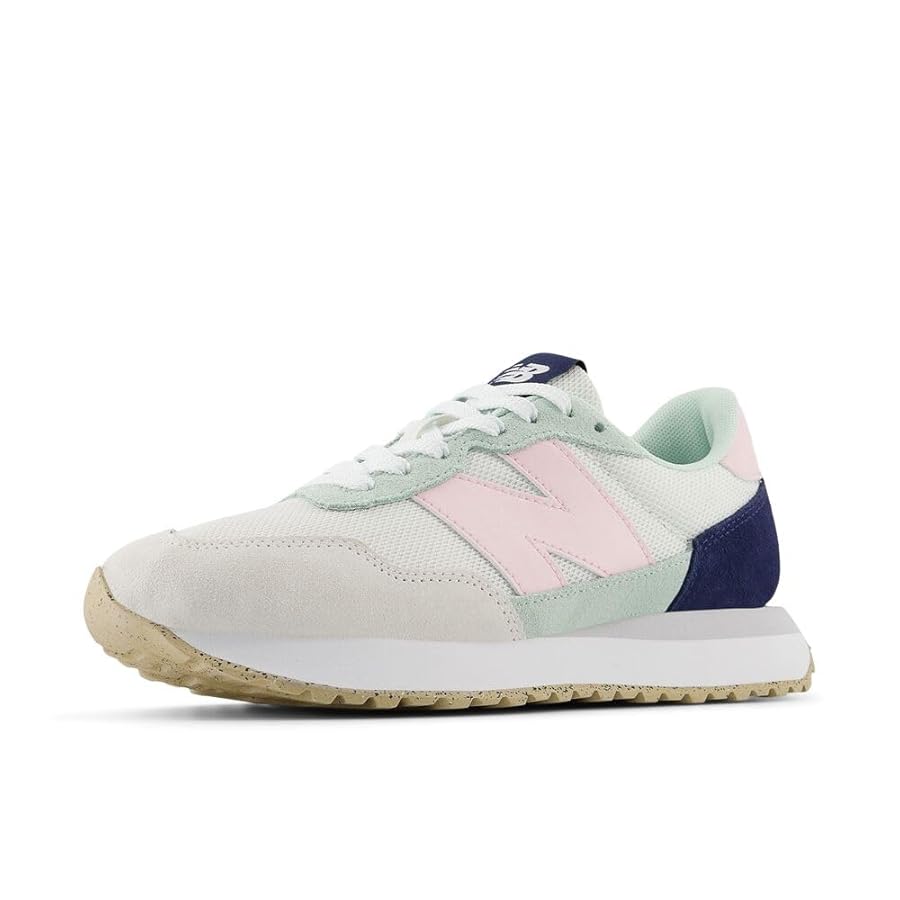 ®SHOページ③ Amazon.com | New Balance Women's 237 V1 Sneaker, Angora/Hazy
