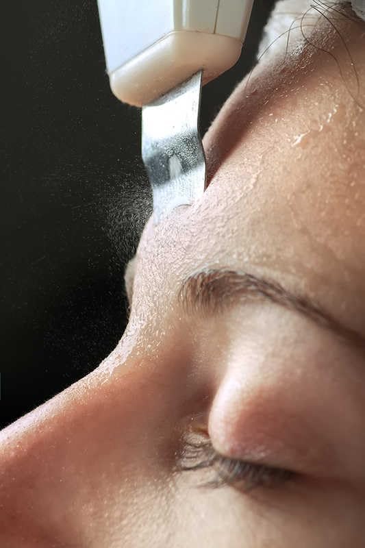 Cosmetics Double Roller and Skin Scrubber with Silicone Material, Deep Cleansing and Facial Massage Device with Electrotherapy - Image 5