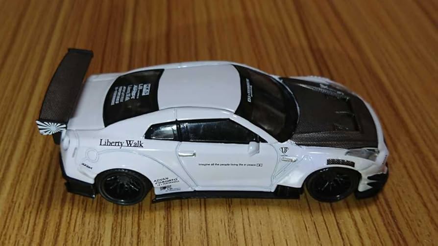MINIGT 1/64 LBWK ニッサン GT-R 68 R35 MINI GT 68 LB WORKS Nissan GT-R (R35) White Type 2, Rear