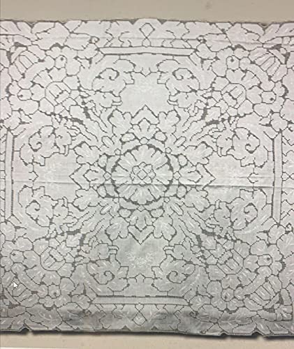 ✅ COMPLETO E VERSATILE: Il set include un centro quadrato bianco da 90x90 cm e 6 tovagliolini abbinati, ideali per impreziosire la tavola durante il tè pomeridiano, la colazione o le occasioni speciali.
