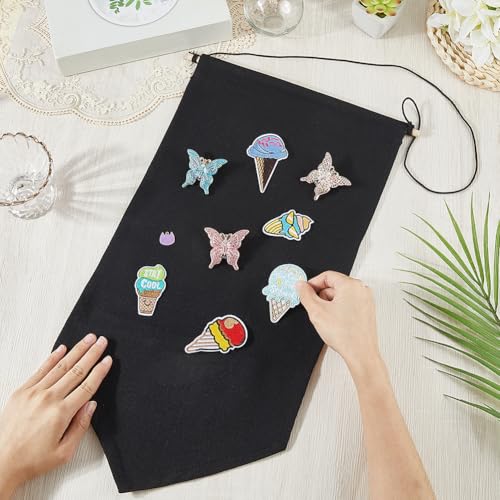craspire 2 Stück Pinnwand Display Banner Leinwand Zum Aufhängen Brosche Schmuck Aufbewahrungskoffer Schwarzes Organizer Board Blankohalter Ständer Mit Stange Für Emaille Anstecknadeln Revers Ohrringe
