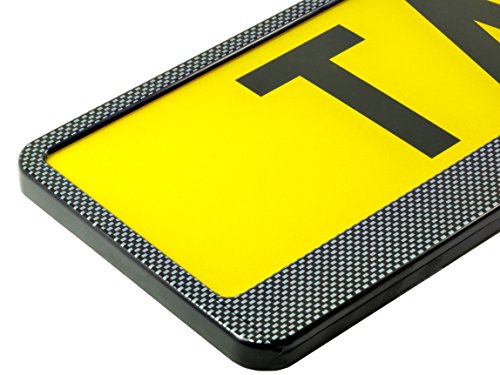 Marcos de matrícula con efecto carbono para coche que transforman su aspecto deportivo 3