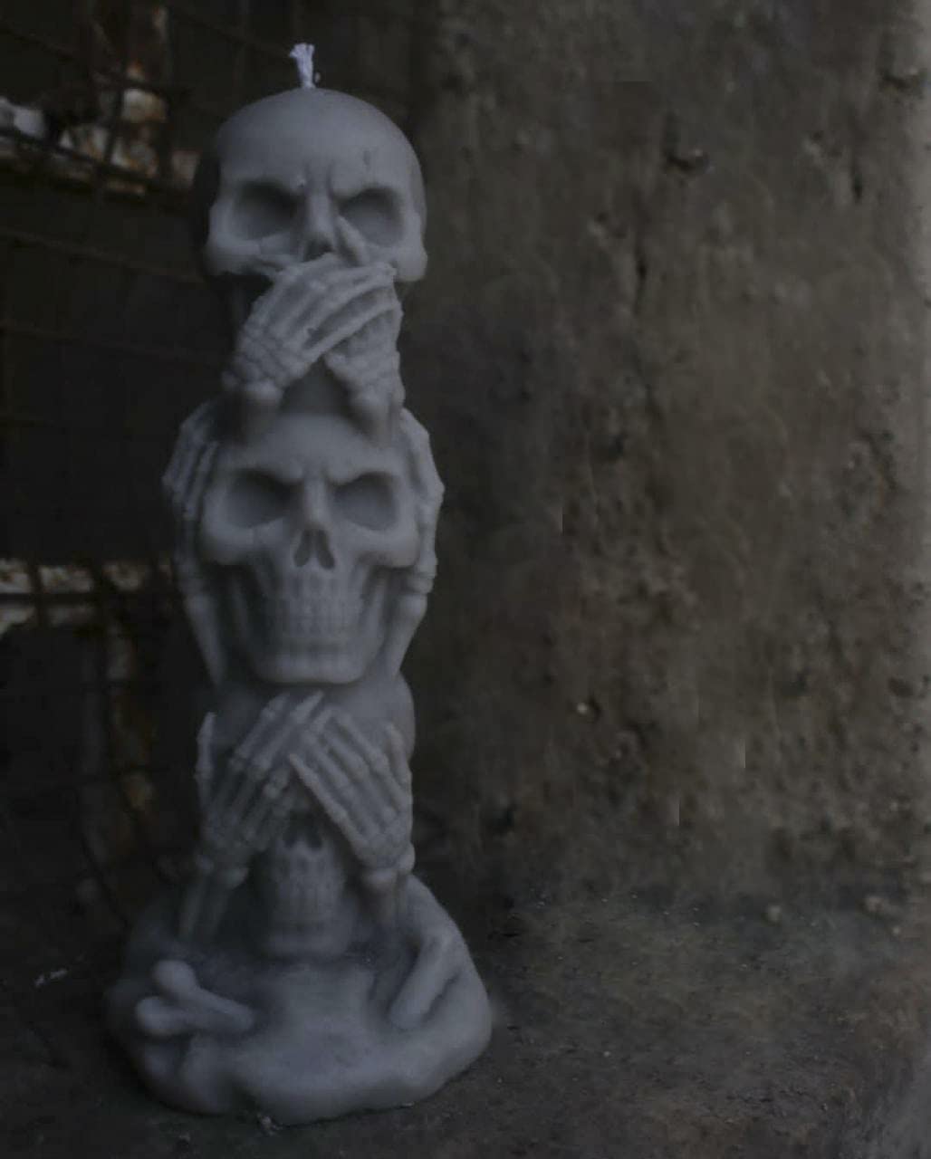 Scented Skull Candle I Premium Soy Wax I Grey Color I Sandalwood Fragrance