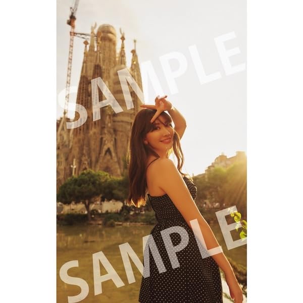 Amazon.co.jp: 【特典：限定トレカ 】小嶋陽菜 写真集 かもしれない