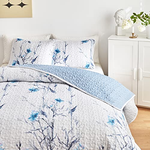Botanical Quilt Set 3 Pieces Full/Queen Size, Blue Flower Branch On White Reversible Bedspread Coverlet Set, Soft Microfiber Lightweight Bed Cover For All Season (90" X 90", 1 Quilt+ 2 Pillow Shams) #TOP2