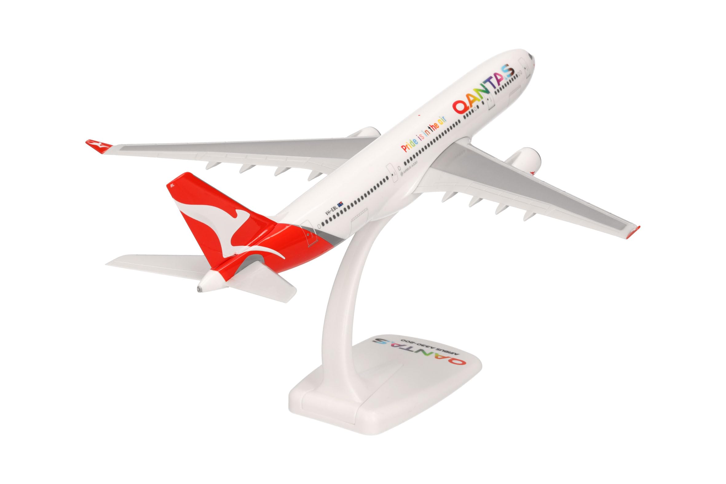 Amazon.com: Herpa Snap-Fit Model Airplane Airbus A330-200 Qantas