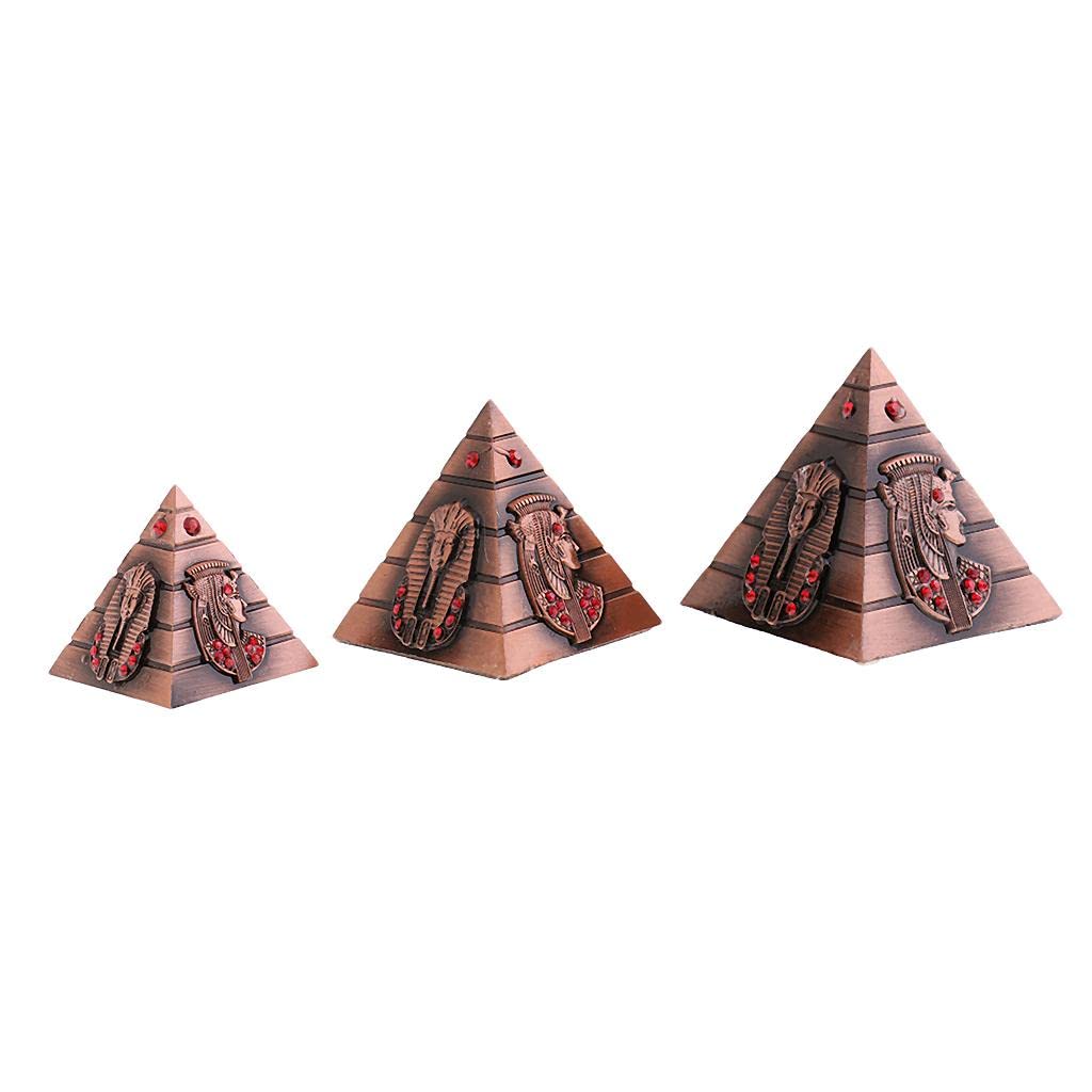 Urne commémorative pyramide en métal finition cuivre de prestige architectural