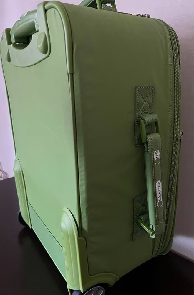 LeSportsac レスポ キャリーバッグ/スーツケース キウイ色 新品未使用 LeSportsac レスポ キャリーバッグ/スーツケース キウイ色 新品未使用