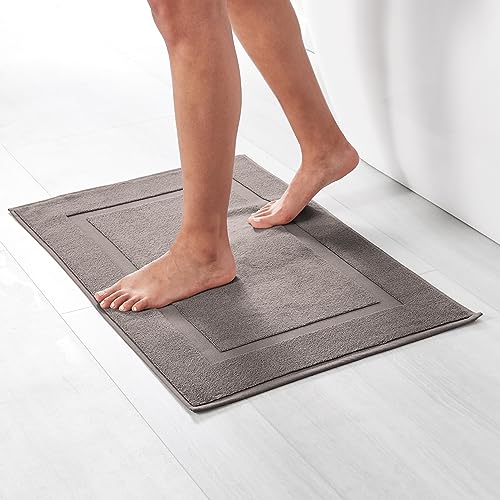 Image of Amazon Basics Banded Bathroom Bath Rug Mat, Machine Washable, 100% Cotton, 31 inch x 20 inch, Light Gray