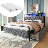 Cabecero con cargador integrado: El cabecero de terciopelo suave y transpirable con un diseño clásico de mechones añade un toque de lujo a tu dormitorio. Está equipado con una regleta incorporada que incluye 1 puerto tipo C, 1 puerto USB-A y 2 tomas de corriente, para que pueda cargar cómodamente sus dispositivos directamente desde su cama.