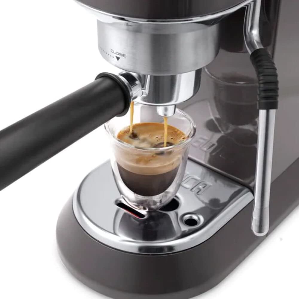 De'Longhi Dedica Arte EC885.M Traditionelle Siebträgermaschine, Manuelle Kaffeemaschine mit MyLatteArt Dampfstab, Kompakt, 15 cm Breite, E.S.E. Kompatibel, Metall
